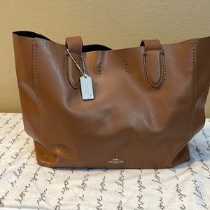 Coach large derby tote in tan